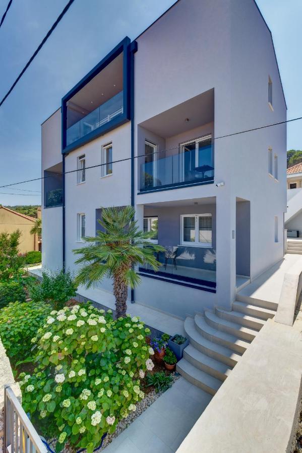 Apartments Hemetek Велі-Лошинь Екстер'єр фото