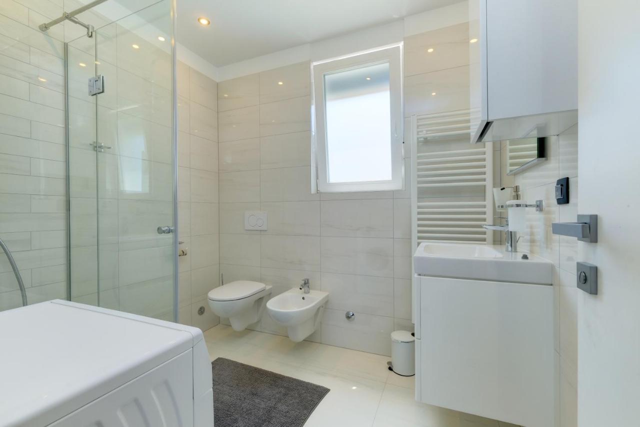 Apartments Hemetek Велі-Лошинь Екстер'єр фото