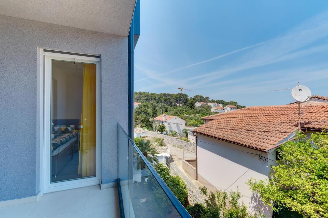 Apartments Hemetek Велі-Лошинь Екстер'єр фото
