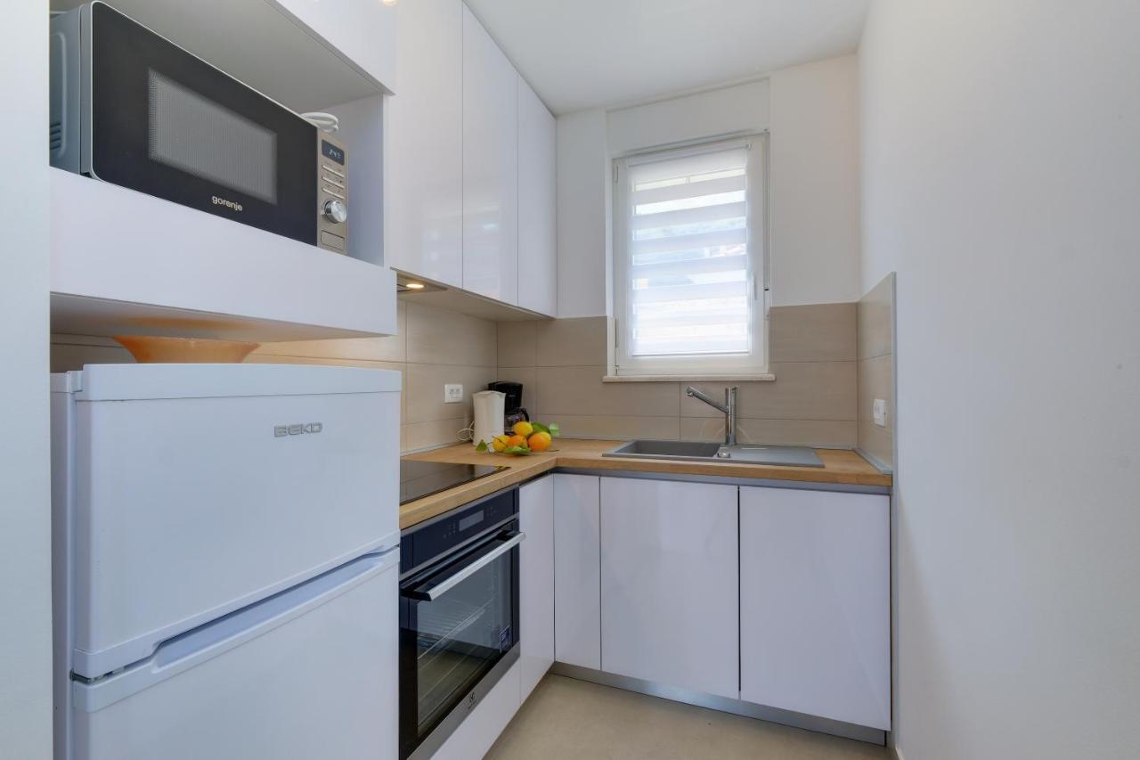 Apartments Hemetek Велі-Лошинь Екстер'єр фото