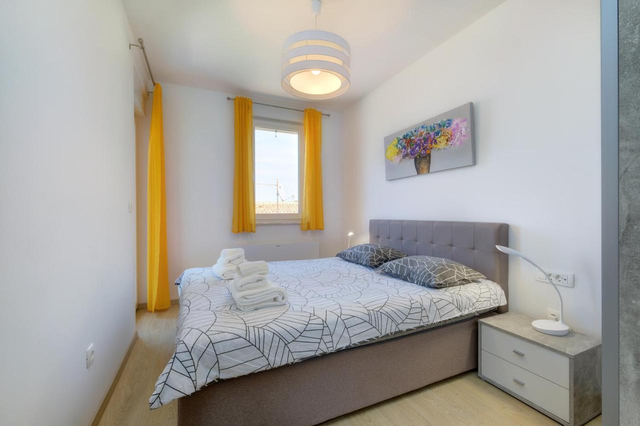 Apartments Hemetek Велі-Лошинь Екстер'єр фото