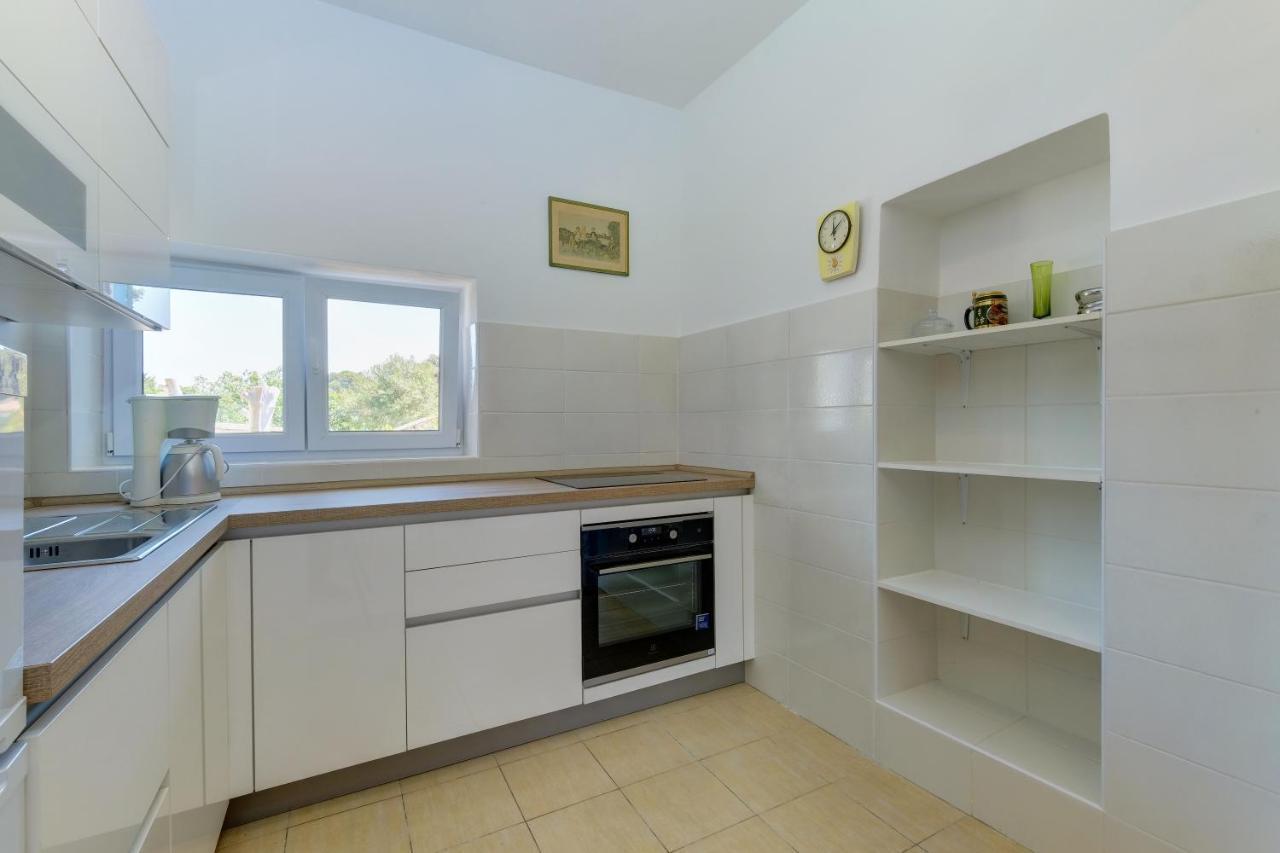 Apartments Hemetek Велі-Лошинь Екстер'єр фото