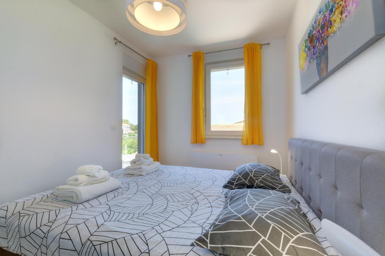 Apartments Hemetek Велі-Лошинь Екстер'єр фото