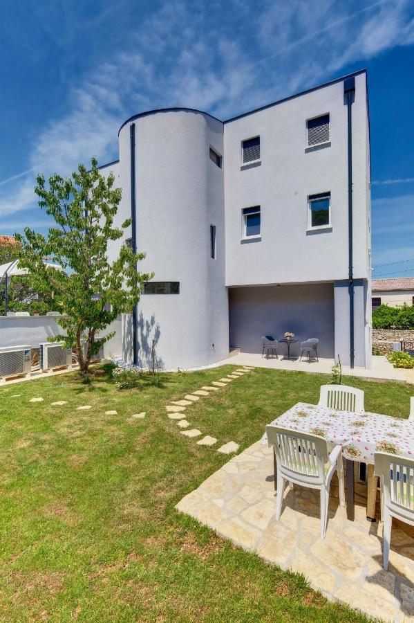 Apartments Hemetek Велі-Лошинь Екстер'єр фото